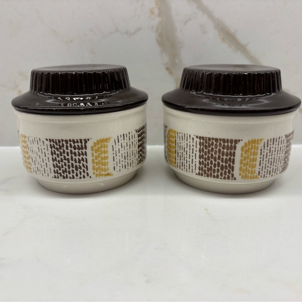 2 Vintage Bilton’s England Small Covered Ceramic Jars Lids Geometric Pattern